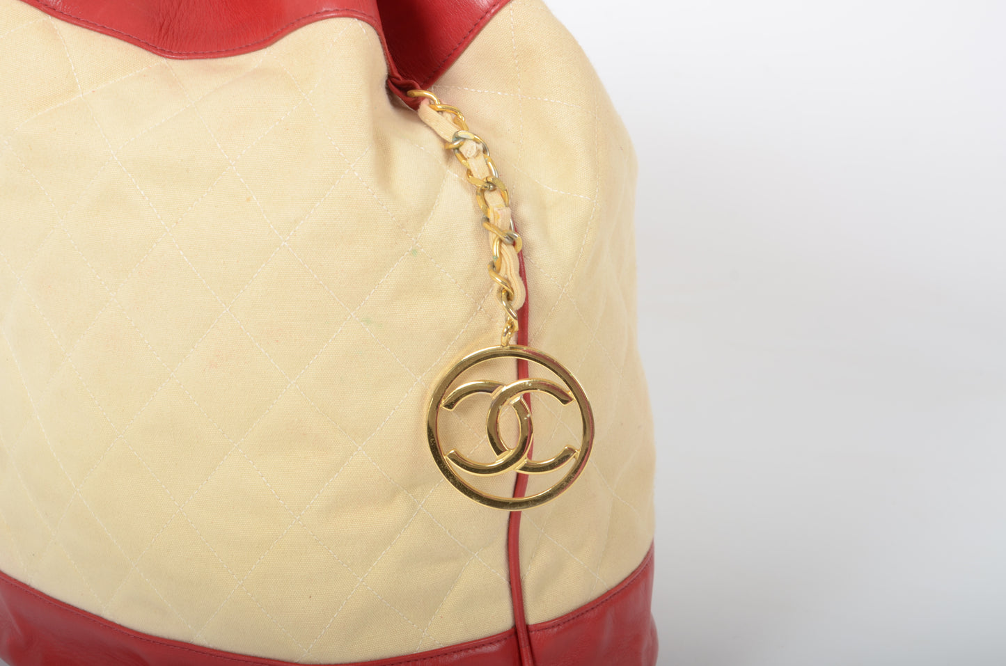 Chanel Chain Shoulder Bag Coco Gold hardware Leather Ivory Red Vintage Backpack