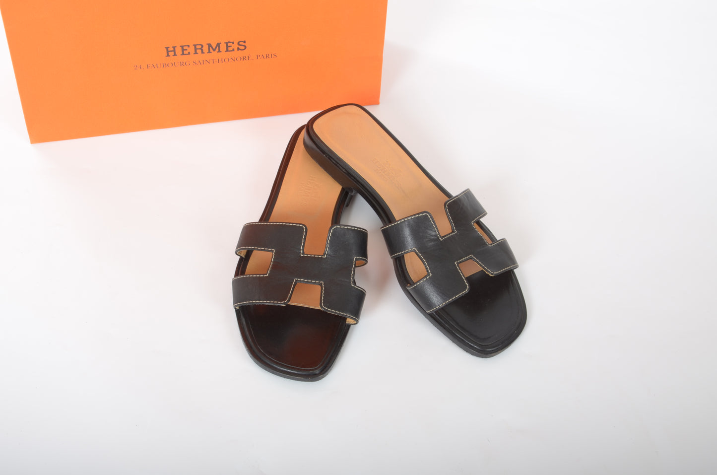 Hermès Oran Sandals Shoes Leather H Logo Calfskin Flats Size 35 1/2